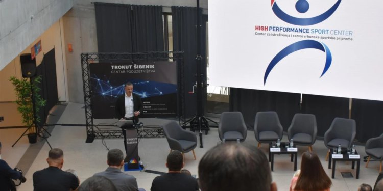 Seminar u Trokutu: Gostovao najugledniji stručnjak iz područja kondicijske pripreme sportaša
