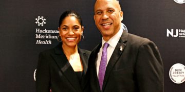 Senator Cory Booker udaje se za zaručnika Alexisa Lewisa na privatnoj ceremoniji u Washingtonu