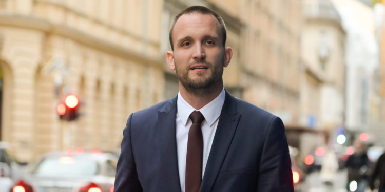 Šime Erlić o incidentu u Zadru: ‘Građani su izrevoltirani, neki dan su nešto strašno napravili branitelju’