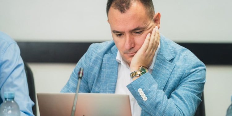 Skoko o napadu na Dane srpske kulture: “HDZ-ovci glume pristojnost, a vijećnik im lajka napad na djecu i starce”