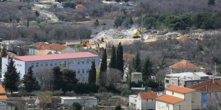 Slobodna Dalmacija – Barem mala utjeha za stanovnike općine u splitskom zaleđu; župan proglasio elementarnu nepogodu, stiže naknada štete…
