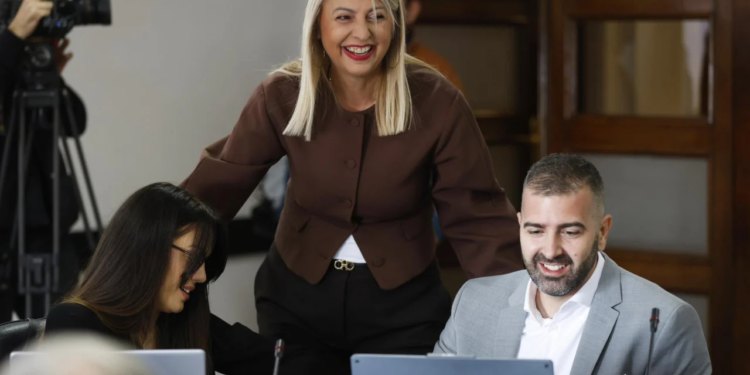 Slobodna Dalmacija – Detalji rušenja rebalansa proračuna; Puljak je doveo Šutu u problem, evo što će biti s 13. plaćom, Prometom…