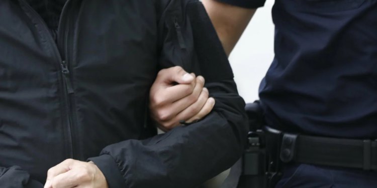 Slobodna Dalmacija – Dvojici Splićana oduzeta droga nakon pretresa stanova! Jedan je pokušao bježati policajcima, svladali su ga silom…