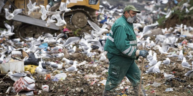 Slobodna Dalmacija – Građani, udruge, aktivisti… Sad je vrijeme! Izborite se dok se nismo ‘ugušili’; dajte svoj glas na vrijeme