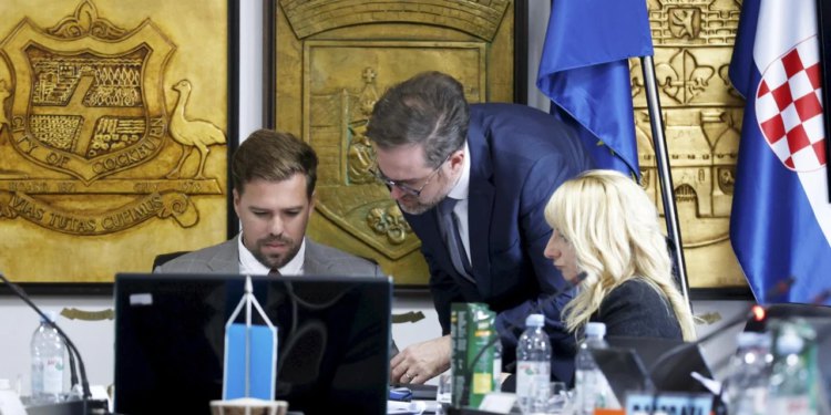 Slobodna Dalmacija – Gradsko vijeće Splita usvojilo odluku o otpisu zastarjelih dugova, ‘lista srama’ bit će objavljena