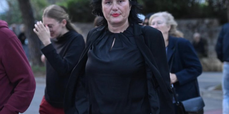 Slobodna Dalmacija – HDZ-ovka se ne slaže sa stavom šefa Plenkovića: Momci nisu bili neugodni, Srbi nisu imali dozvolu; Šef kotara: Jesu!