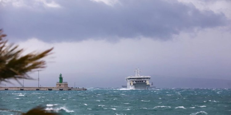 Slobodna Dalmacija – Jedna od najprometnijih trajektnih linija poskupjela gotovo za trećinu: evo što to znači za otočane i javne službe