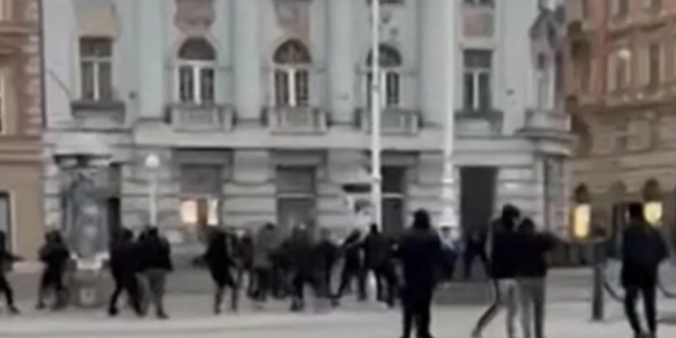 Slobodna Dalmacija – Majka splitskog učenika o napadu u Zagrebu: ‘Doživjeli su šok! Prvo su bježali od napadača, a onda policija…’