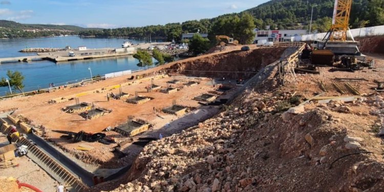 Slobodna Dalmacija – Na Hvaru se opet praši, trgovački lanac kojeg mnogi nestrpljivo čekaju dobio ‘zeleno svjetlo’; evo kad stiže Lidl