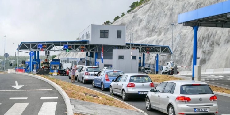 Slobodna Dalmacija – Ne pokušavajte prijeći granicu prije nego što pročitate ovo: BiH vam može zabraniti povratak u Hrvatsku