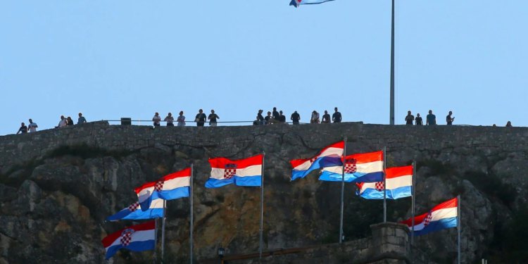Slobodna Dalmacija – Neviđeni interes Splićana za film o strahotama srpskog koncentracijskog logora; večeras se ponovo besplatno prikazuje