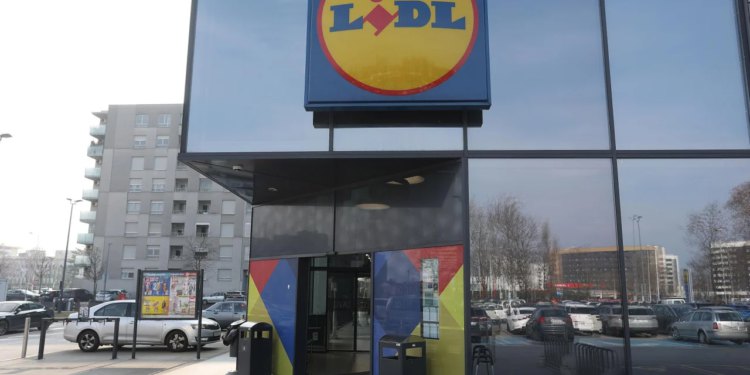 Slobodna Dalmacija – Nije dosta što rastu cijene, sad i ovo! Kupci u Hrvatskoj na udaru ‘shrinkflacije’, dobro otvorite oči, lete vam eurići