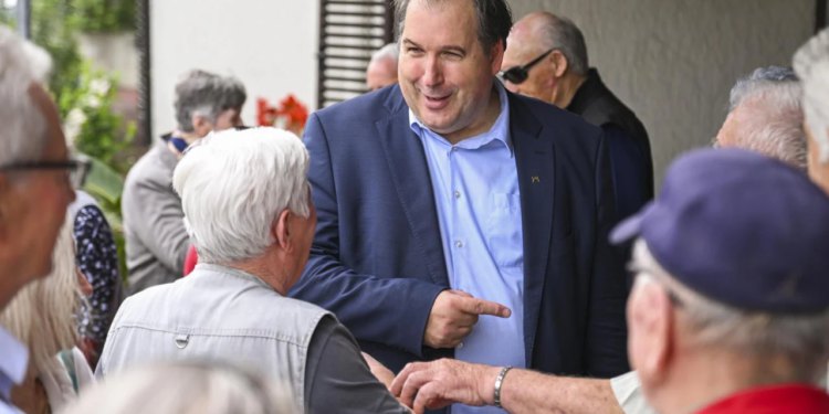 Slobodna Dalmacija – Poznati splitski liječnik na udaru jer je ‘preuzeo’ umirovljenike: ‘Kad je mogao, nije napravio ništa, a sad…’