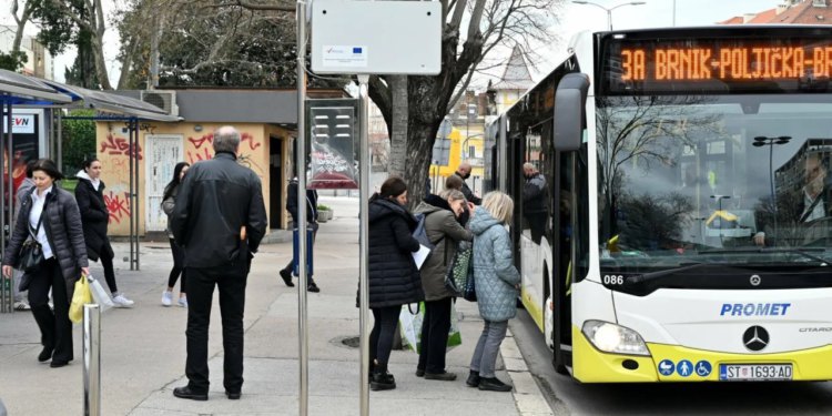 Slobodna Dalmacija – Radnici splitskog ‘Prometa’ u strahu za plaće, upitan i javni prijevoz?! ‘Problem je ozbijan, riješite ga što prije…’