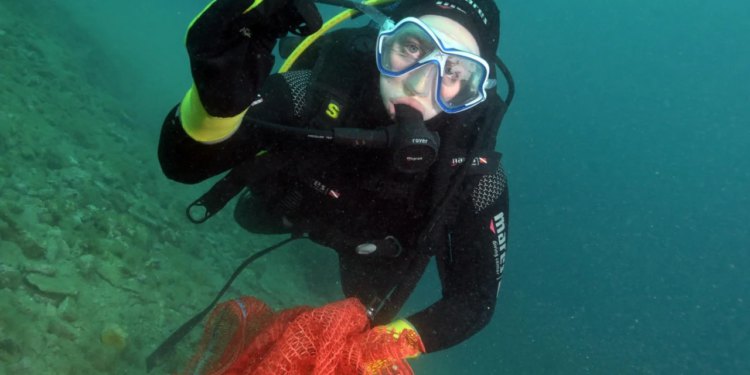 Slobodna Dalmacija – Senzacija u Bračkom kanalu: ronioci pronašli očuvani njemački brod potopljen 1944. godine