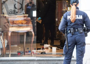 Slobodna Dalmacija – Splićani, dobro zaključajte vrata! Provala u kafić, kasnije opljačkan kontejner; ukradene tisuće eura
