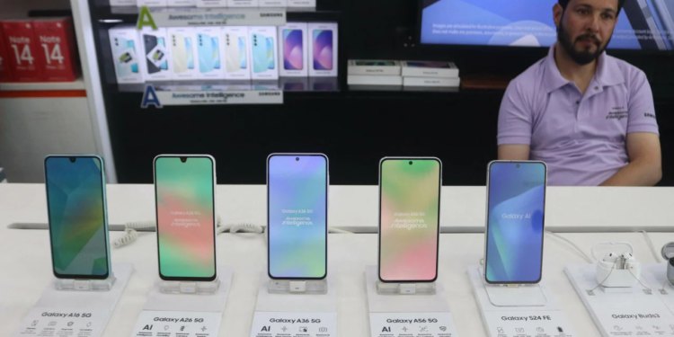 Slobodna Dalmacija – Splićanka: evo koliko sam platila mobitel u Nizozemskoj, a koliko isti dođe u Hrvatskoj. To im je ponuda za Crni petak!