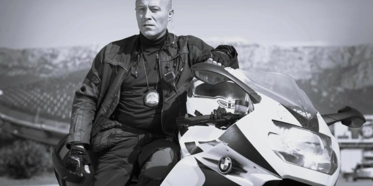 Slobodna Dalmacija – Split tuguje za Dugopoljcem, kolege i građani se opraštaju: ‘Vrhunski policajac i čovik’, ‘Lake ti nebeske ceste’…