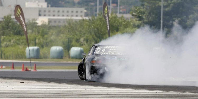 Slobodna Dalmacija – Splitska policija u noći zatekla vozača kako žestoko ‘šlajfa’; to je samo bio početak… Tražili rigoroznu kaznu, ali…