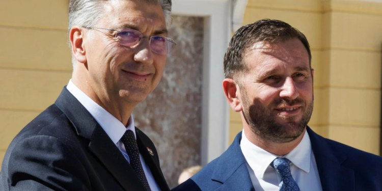 Slobodna Dalmacija – Splitska vlast pred kolapsom! U tijeku je žestoka igra, upućena je oštra poruka: Plenkoviću, presudi!