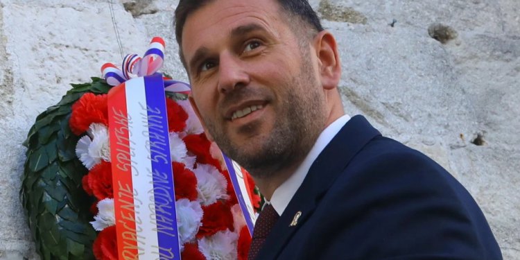 Slobodna Dalmacija – Šuta o povicima ‘ZDS’ na prosvjedu u Splitu: ‘Nije mi drago, ali svatko ima pravo na svoje mišljenje’