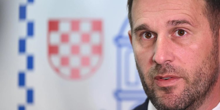 Slobodna Dalmacija – Šuta pohvalio Sedlarov film, ljudi ga ‘izrešetali’ u komentarima! ‘Koliko je tvoja ministrica dala novca?!’