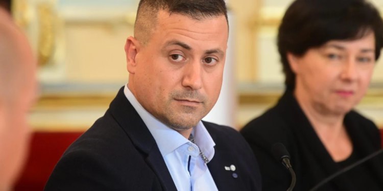 Slobodna Dalmacija – Svađa s Penavom, optužbe za kamatarenje, kontra LGBT… Tko je čovjek koji bi mogao opet ući u splitsko Vijeće?