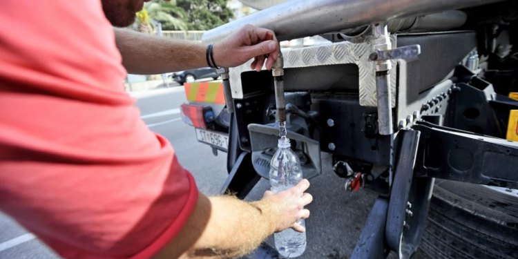 Slobodna Dalmacija – Voda u Splitu i okolici i dalje je mutna, ‘Vodovod’ i danas šalje cisternu po gradu. Pogledajte kada stiže u vaš kvart