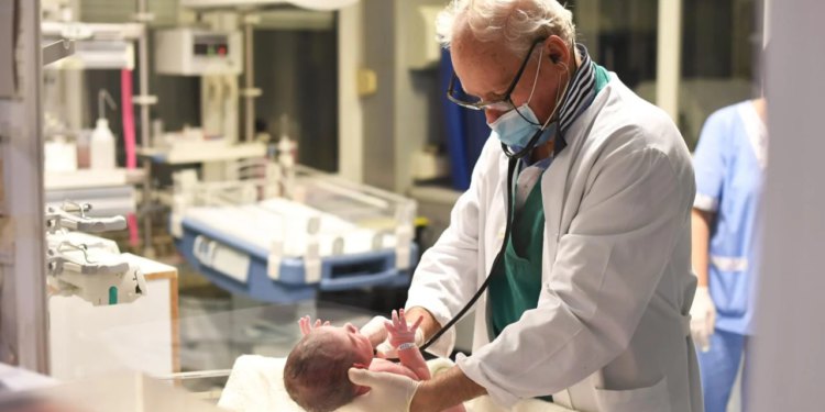 Slobodna Dalmacija – Zašto je umjetna oplodnja nekima sporna!? Splitski katolici pojašnjavaju: ‘Božji plan…’ Dolazi im i ginekologinja