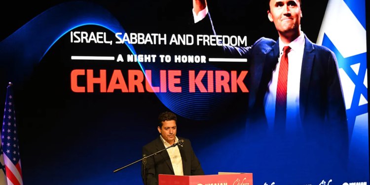 Spomenik Charlieju Kirku u Jeruzalemu privlači 300 posjetitelja u čast njegovoj ostavštini