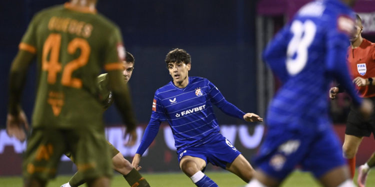 Sportske novosti – Kroz maksimirske zidine dopire kako u svlačionici ipak vrije. Lista nezadovoljnika je sve veća