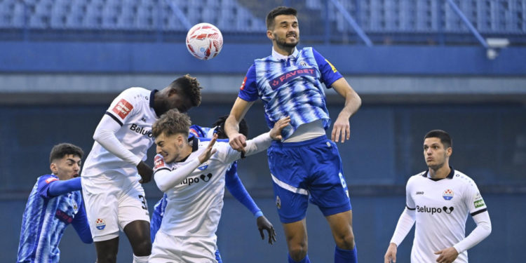 Sportske novosti – Lokosi se u finišu spasili poraza! Podjela bodova na Maksimiru, okršaj obilježila majstorija Slavenova dragulja