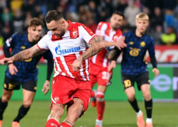 Sportske novosti – VIDEO: Krš i lom u Beogradu, Zvezdina zvijezda polomila sve pred sobom! Bacao i šutirao stvari, hvatao se za glavu…