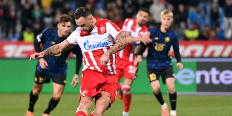 Sportske novosti – VIDEO: Krš i lom u Beogradu, Zvezdina zvijezda polomila sve pred sobom! Bacao i šutirao stvari, hvatao se za glavu…