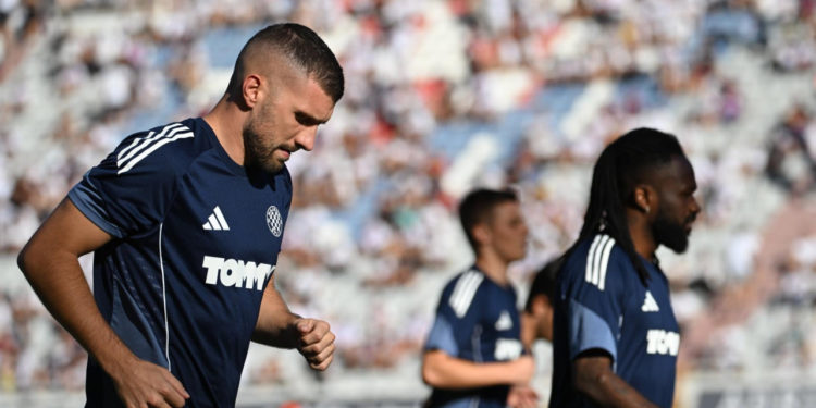 Sportske novosti – VIDEO Pogledajte situaciju nakon derbija na Rujevici! Fruk davao intervju, a onda mu je s leđa prišao Ante Rebić