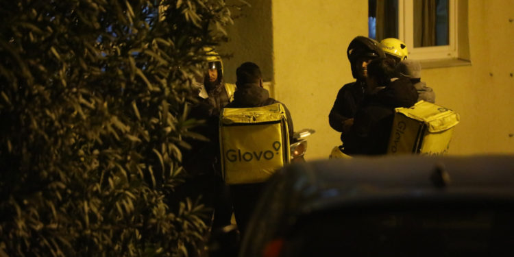 Stranom radniku činili nezamislivo, poznata Hrvatica: ‘Mladići u crnom iz tramvaja’