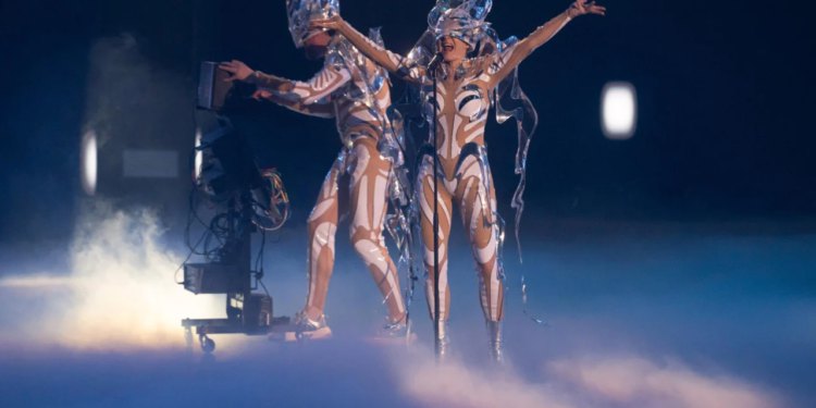 Subotnja špica uz “Pijat na pijaci”, a navečer otvaranje “Božićni gramofon” uz Nipplepeople i dječji Advent