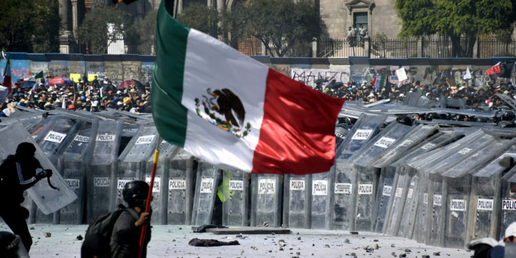 Sukobi su izbili tijekom prosvjeda ‘Gen Z’ u Mexico Cityju (VIDEO) — RT World News