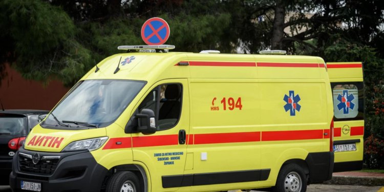 Teško ozlijeđen 28-godišnji vozač motocikla, zadržan je na liječenju u šibenskoj bolnici