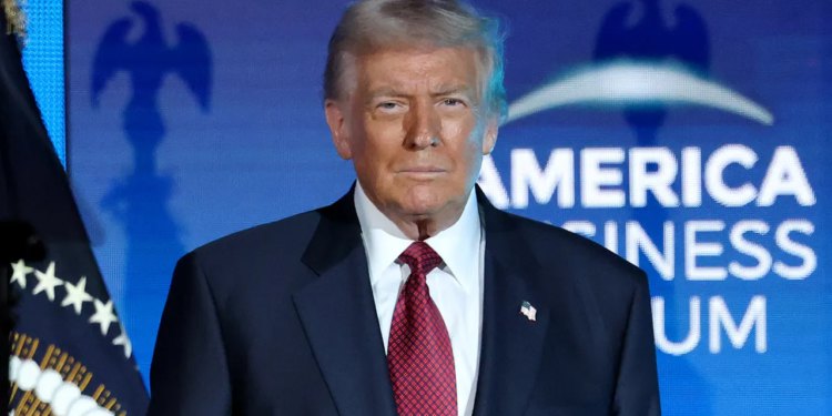 Trump kaže da će podržati samo zdravstvenu skrb koja uključuje novac usmjeren pojedincima