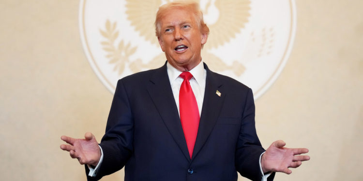 Trump oprostio zviždačima o izbornoj prijevari na meti Bidena — RT World News