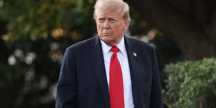 Trump potpisuje zakon kojim se prekida najduža blokada vlade u povijesti SAD-a