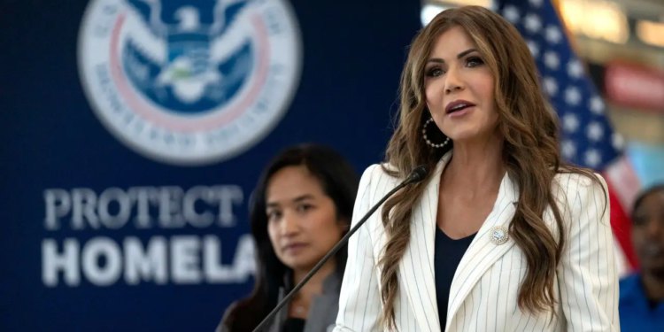 Tužba dovodi u pitanje kazne do 1,8 milijuna dolara koje je Trumpov administrator izrekao imigrantima