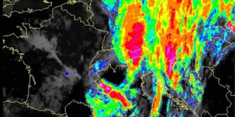 U Hrvatsku stigla brza i intenzivna promjena, stigla upozorenja: ‘Budite na oprezu zbog udara’