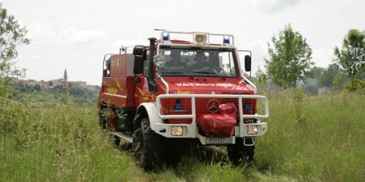 U požaru u Puli izgorjela kamp kućica