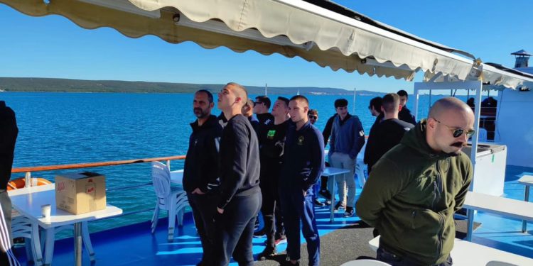 Učenici zadarske Pomorske škole pet dana proveli na brodu "Kralj Domagoj: "Riješili su i jednu izvanrednu situaciju!"