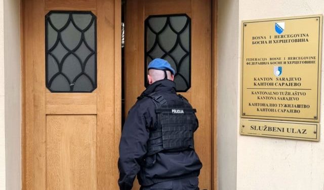 Ukinut pritvor policajcu osumnjičenom za seksualnu zloupotrebu maloljetnice