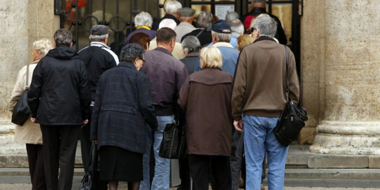 Umirovljenici mogu dobiti dodatnih 122 eura mjesečno na račune: Evo tko ima pravo i kako do novca