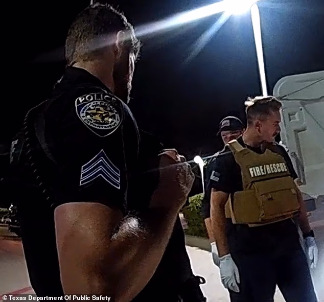 Užasan trenutak policajci su pronašli tijelo zvijezde Kauboja Marshawna Kneelanda nakon što se ustrijelio na kraju potjere od 145 km/h… ‘Ovo je prilično sumorno’