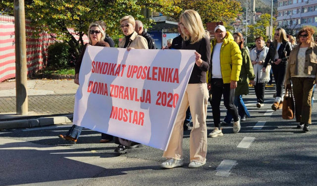 VIDEO Zdravstveni radnici i ministar Bevanda za stolom jedino uz razgovor o koeficijentu